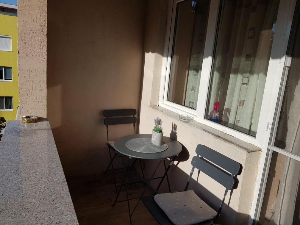 Central Apartament Cristian Arad Kültér fotó