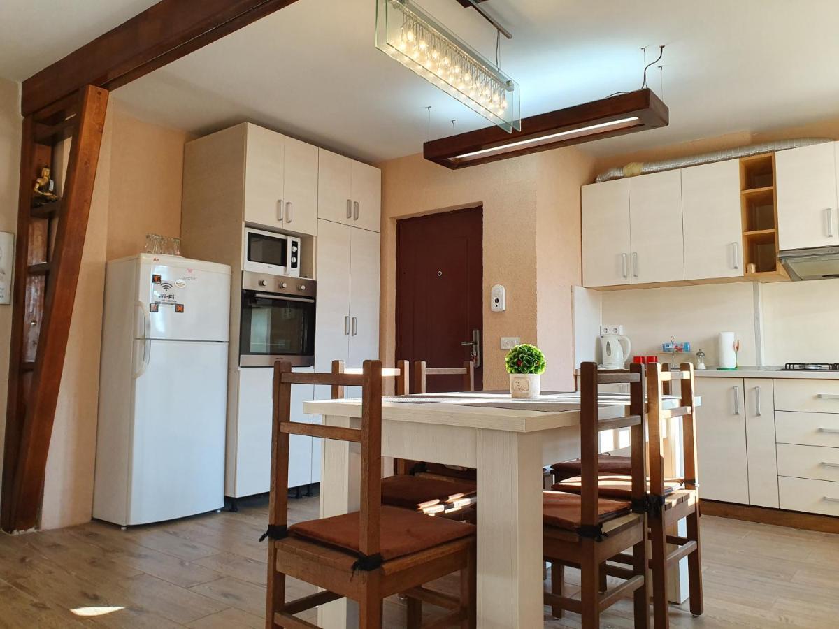 Central Apartament Cristian Arad Kültér fotó